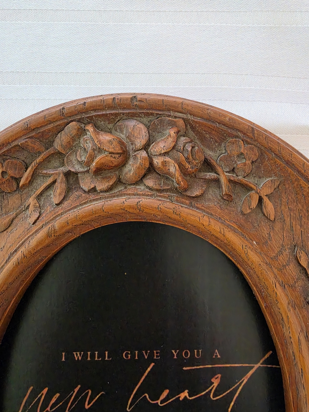 Print Bible verse Ezekiel 36:26 Hand-carved wood with a natural honey finish - Picture 7 of 7